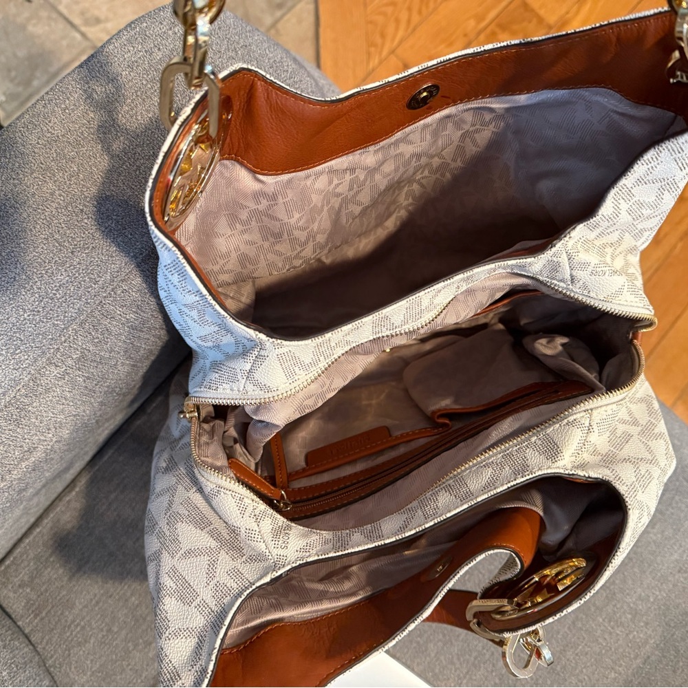 Michael Kors Cream and Tan Shoulder Bag - Picture 5 of 7